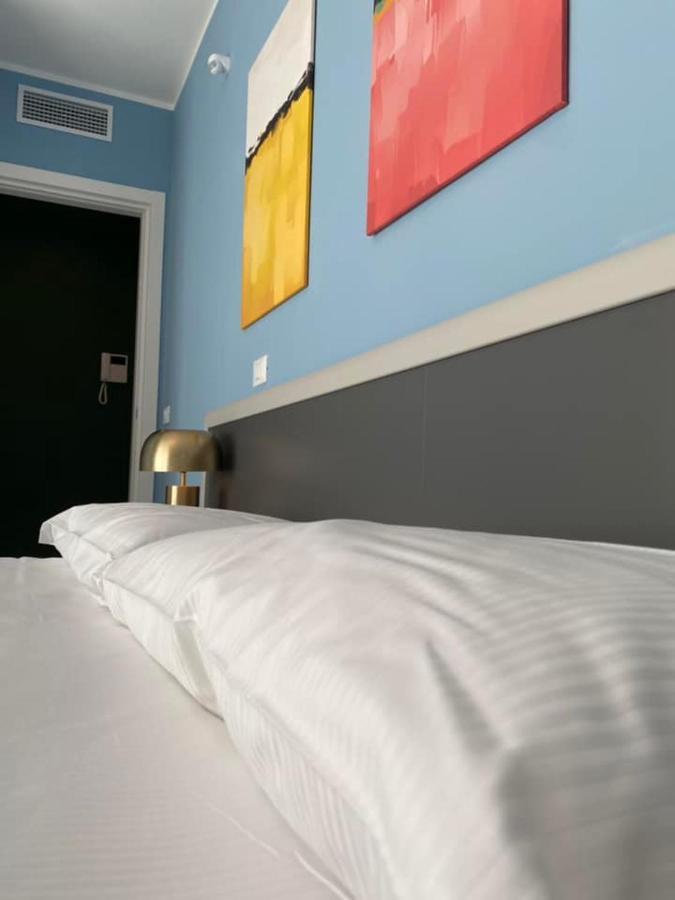 Dizeta Suite And Apartment Σαλέρνο Εξωτερικό φωτογραφία
